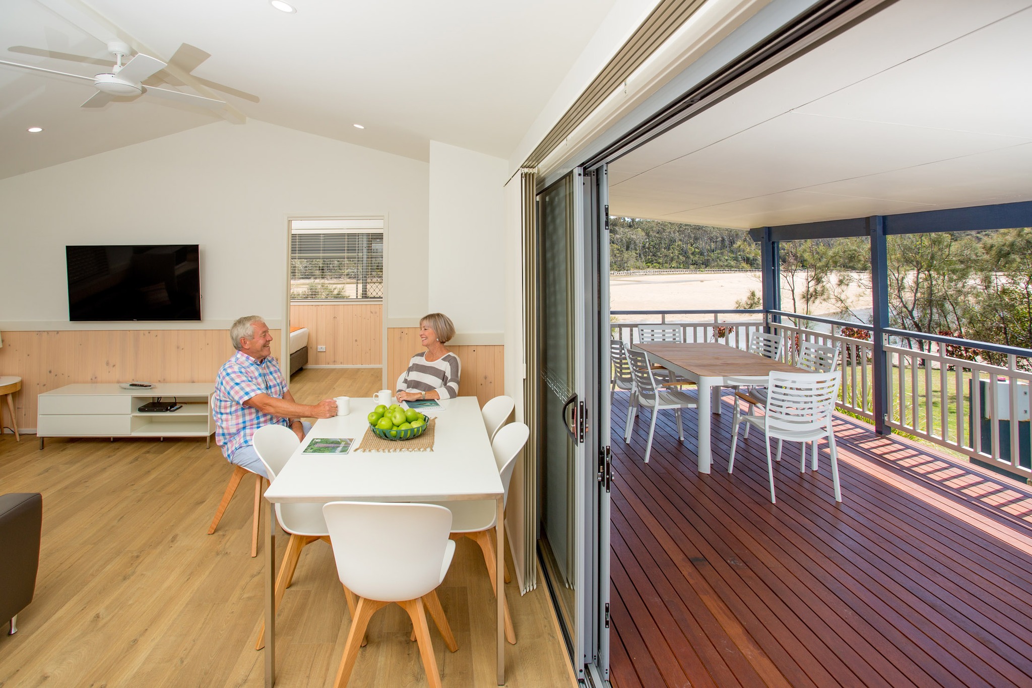 WOOLGOOLGA Lakeside Holiday Park WOOLGOOLGA Lakeside Holiday Park Accommodation