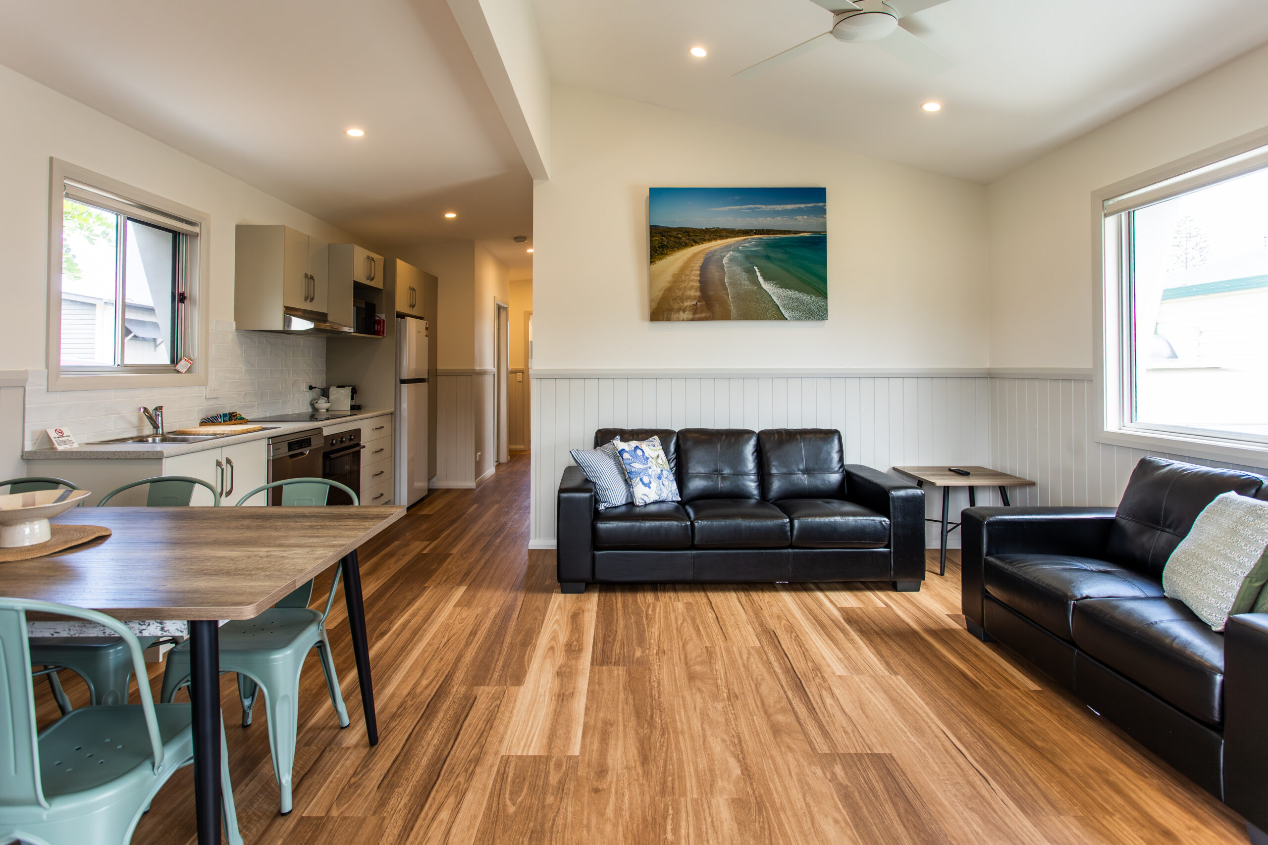 Woolgoolga Beach Holiday Park– SALTWATER VILLA - Lounge Dining Woolgoolga Beach Holiday Park– SALTWATER VILLA - Lounge Dining